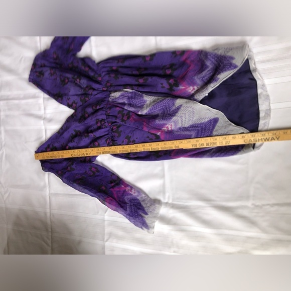 ARYN K Deep V Patterned Silk Top - Picture 12 of 14